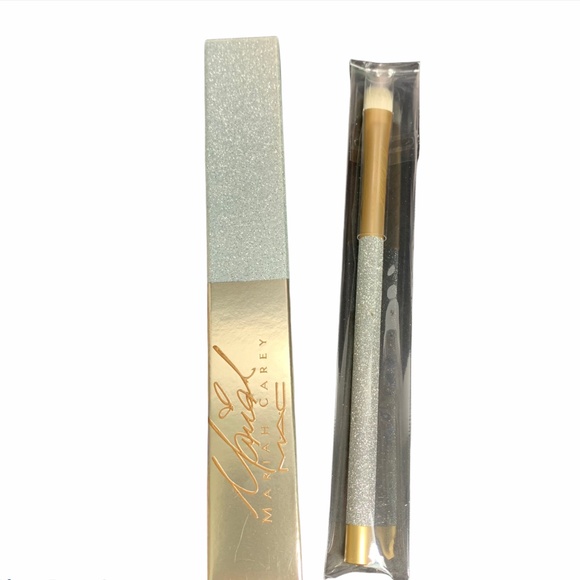 Mac Mariah Carey Eyeshadow Brush 239 Shader NIB - Picture 2 of 3